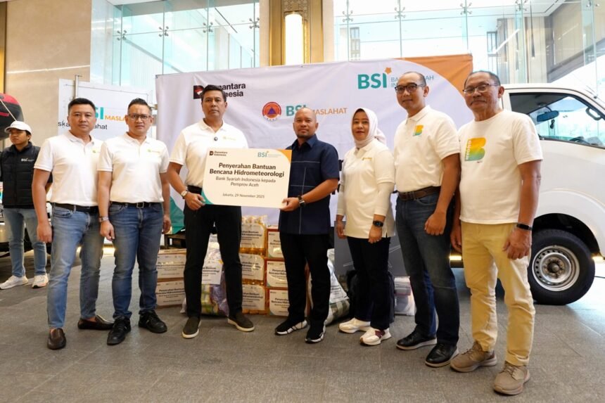BSI Serahkan Bantuan Tanggap Darurat untuk Masyarakat Aceh Serta Percepat Pemulihan Layanan