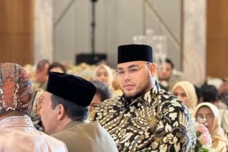 Potret Ivan Gunawan Jadi Saksi Nikah : Elegan, Tegap, dan Banjir Pujian