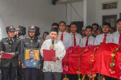 Kapolri Beri Pangkat Kehormatan untuk Polisi Riau Korban Longsor di Padang