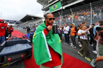 Kritik Pedas Hamilton : "Generasi Baru F1 Hebat, yang Nyinyir Justru Para Senior"