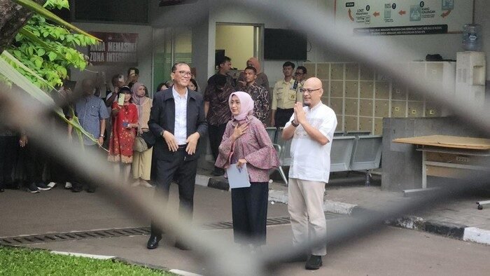 Dapat Rehabilitasi Presiden, Ira Puspadewi Resmi Bebas dan Disambut Keluarga