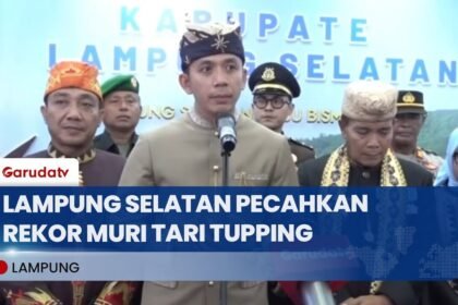 Tari Kolosal Tuping 12 Wajah Pecahkan Rekor Muri di Lamsel Fest