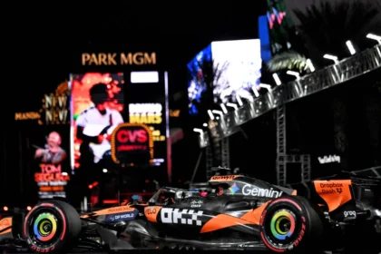 Leclerc Kuasai FP1, Tapi Norris Bangkit di FP2 Setelah Ferrari Mogok di Latihan Bebas