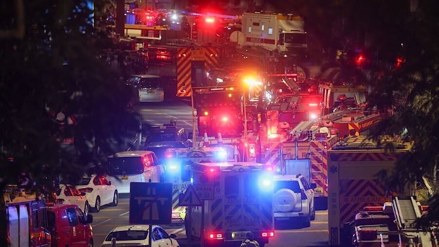 6 Fakta Kebakaran Horor Apartemen Hong Kong : Bambu Konstruksi dan Puntung Rokok 2 6 Fakta Kebakaran Horor Apartemen Hong Kong : Bambu Konstruksi dan Puntung Rokok