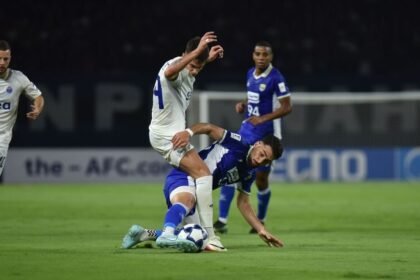 Persib Bikin LCS Kocar-Kacir, Skor 1-1 di Babak Pertama