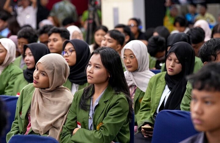BNN Goes To Campus: Kuliah Umum di UPN Veteran Jakarta, Kepala BNN Tekankan Peran Mahasiswa Wujudkan Indonesia Bersinar 2 BNN Goes To Campus: Kuliah Umum di UPN Veteran Jakarta, Kepala BNN Tekankan Peran Mahasiswa Wujudkan Indonesia Bersinar