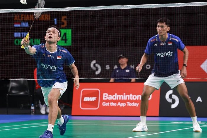 Fajar Alfian/Muhammad Shohibul Fikri tampil dominan sejak awal laga Australian Open 2025 dan mengamankan tiket perempat final hanya dalam waktu 32 menit.