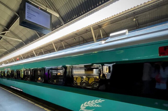 KAI menyiapkan tiket promo dan armada tambahan untuk melayani lonjakan penumpang libur Nataru.