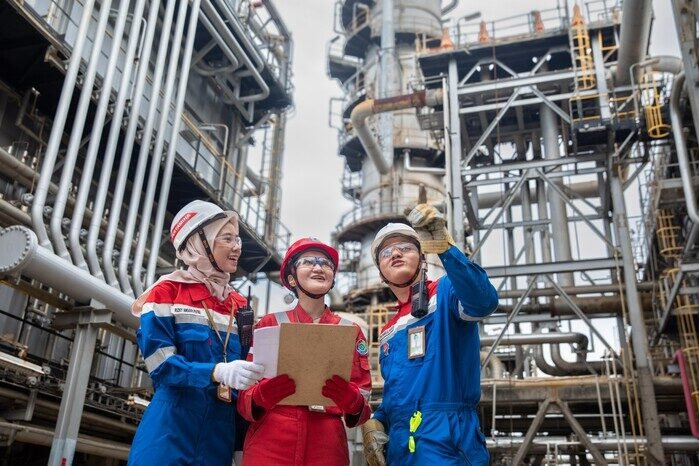 Pertamina Tetap Solid di Tengah Tekanan Global, Laba Positif USD 2,05 Miliar pada Q3 2025 2 Pertamina Tetap Solid di Tengah Tekanan Global, Laba Positif USD 2,05 Miliar pada Q3 2025