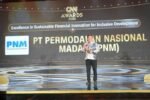 PNM raih penghargaan CNN Indonesia Awards 2025 berkat inovasi Orange Bonds untuk pemberdayaan perempuan.