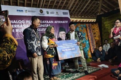 PNM dan Kemenko PMK bersama Rumah Inklusif Kebumen bangun kemandirian disabilitas lewat pelatihan membatik dan pemberdayaan ekonomi kreatif.