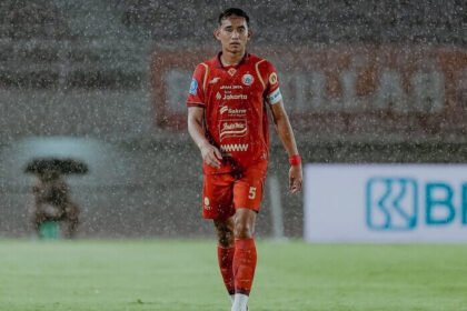 Rizky Ridho menjadi pusat perhatian dunia setelah gol jarak jauhnya menembus daftar nominasi Puskas Award 2025.