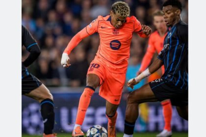 Penyerang muda Barcelona, Lamine Yamal, tampil gemilang dalam duel penuh drama kontra Club Brugge di Liga Champions 2025–2026.