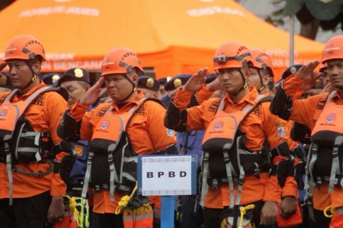 Petugas gabungan menuntaskan penanganan genangan rob hingga seluruh kawasan pesisir Jakarta kembali normal.