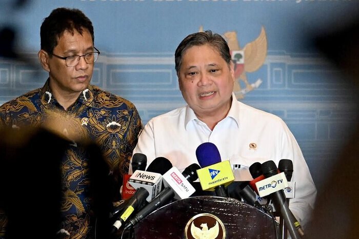 Presiden Prabowo Subianto memanggil sejumlah menteri ke Istana Merdeka untuk evaluasi capaian kinerja dan arah kebijakan ekonomi 2026.