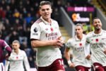 Viktor Gyökeres dan Declan Rice membawa Arsenal menang 2-0 atas Burnley, memperkuat posisi di puncak klasemen Liga Inggris.