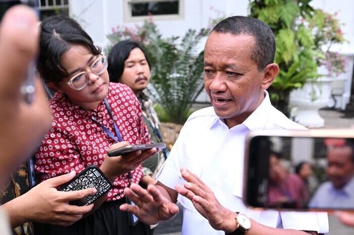 Menteri ESDM Bahlil Lahadalia mengungkapkan timnya bekerja cepat menormalkan pasokan listrik dan BBM pasca-banjir di Aceh, Sumut, dan Sumbar. (Foto: @kesdm)