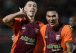 Borneo FC semakin kokoh di puncak klasemen BRI Super League 2025/2026 usai menumbangkan Dewa United 4-0 di Stadion Segiri Samarinda.