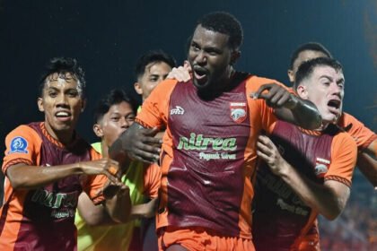 Laga Borneo FC vs Madura United dalam lanjutan Super League 2025 kembali menghadirkan drama setelah gol telat Douglas Coutinho memastikan rekor kemenangan beruntun tuan rumah terus berlanjut.
