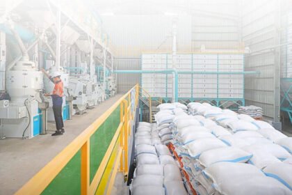 Pembangunan 100 gudang baru Bulog digenjot untuk memperkuat cadangan beras nasional dan menghadapi lonjakan stok pada akhir 2025 hingga awal 2026.