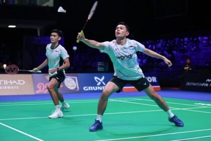 Fajar Alfian/Muhammad Shohibul Fikri gagal melaju ke semifinal Hylo Open 2025 usai kalah dari ganda Malaysia.