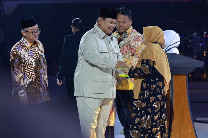 Dedikasi Umi Salamah dalam membangun pendidikan nonformal mendapat apresiasi langsung dari Presiden Prabowo.