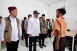 Menteri Sosial Gus Ipul berdialog dengan siswa disabilitas di SRMP 28 Kota Pasuruan.