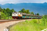 KAI mempersiapkan total 7.982 perjalanan kereta untuk mendukung mobilitas nasional pada masa Angkutan Natal dan Tahun Baru 2025 dengan pelayanan yang diperkuat di seluruh stasiun utama.
