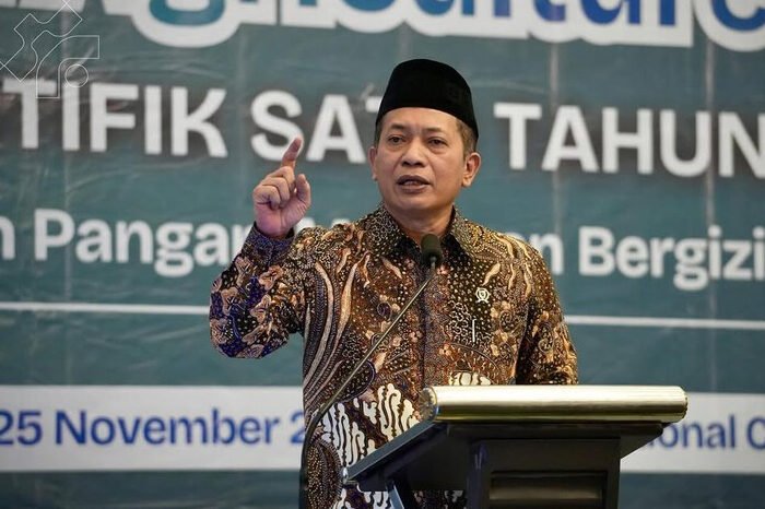 Menkop Ferry Juliantono ungkapkan RUU Perkoperasian kini masuki tahap awal, tentang urgensi regulasi, perkuat koperasi di era digital.