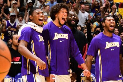 Los Angeles Lakers kembali menunjukkan performa tajam di awal musim NBA 2025/2026 usai menundukkan Portland Trail Blazers 123-115 di Moda Center.