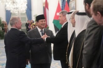 Presiden Prabowo Subianto dan Raja Abdullah II saat pertemuan bilateral di Istana Merdeka, Jakarta.