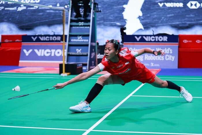 Putri Kusuma Wardani tampil tajam di Hylo Open 2025, menyingkirkan eks rekan yang kini membela Azerbaijan, Keisha Fatimah Azzahra di babak perempat final.