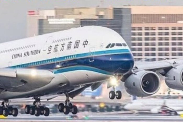 Ledakan pembatalan perjalanan wisatawan Tiongkok ke Jepang terjadi dalam hitungan hari setelah ketegangan diplomatik dua negara meningkat tajam.