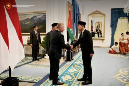 Wapres Gibran ditugaskan Presiden Prabowo menghadiri KTT G20 di Afrika Selatan dengan membawa agenda strategis Indonesia dalam berbagai isu global, lengkap dengan detail perjalanan dan penegasan diplomasi bilateral.