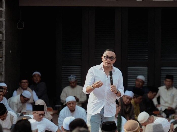 Detik-Detik Menegangkan: Ahmad Sahroni Ternyata Berada di Rumah Saat Penjarahan Terjadi 1 Detik-Detik Menegangkan: Ahmad Sahroni Ternyata Berada di Rumah Saat Penjarahan Terjadi