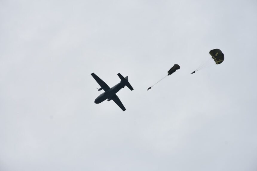 Dukung Terjun Statis Pasis Marinir AAL 71, Wing Udara 2 Puspenerbal Kerahkan Casa