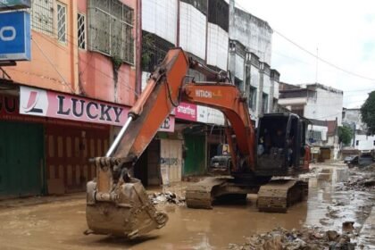 Kementerian PU Kerahkan 21 Alat Berat Tangani Bencana Aceh
