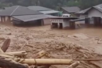 Banjir Sumatera Ganggu Pasokan, Inflasi Naik dan IHSG Tertekan