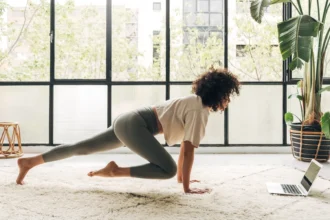 Apa itu Exercise Snacking? Ngemil Gerak Cara Orang Kantoran yang Lagi Tren
