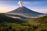 Gunung Bur Ni Telong Status Siaga, Ribuan Warga Bener Meriah Dievakuasi (KORANACEH.ID)