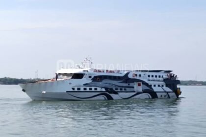 KKP Selamatkan Kapal Nelayan Hampir Tenggelam di Laut Jawa