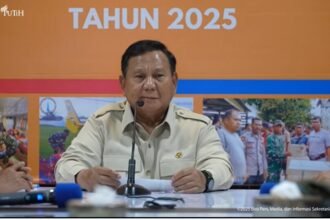 Prabowo Pimpin Ratas di Aceh Usai Meninjau Lokasi Banjir Bandang