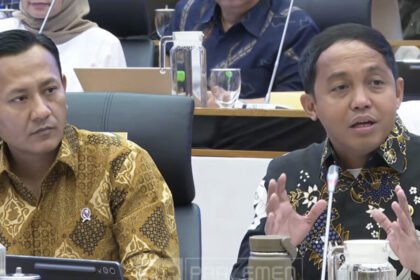 Menhut Raja Juli Janji Bongkar Asal Kayu Gelondongan di Bencana Sumatera