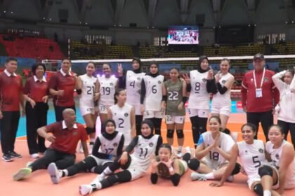 Tim voli putri Indonesia memastikan tiket semifinal SEA Games 2025 setelah menang telak atas Myanmar di Bangkok.