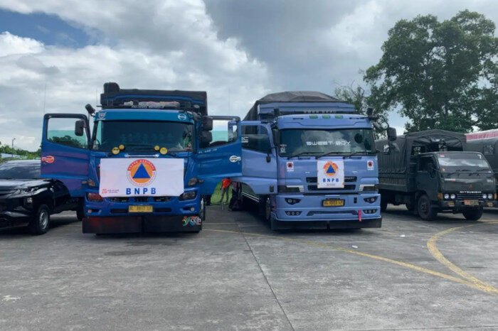 BNPB mempercepat distribusi logistik darat–udara untuk menjangkau wilayah Aceh yang masih terisolasi akibat banjir dan longsor.