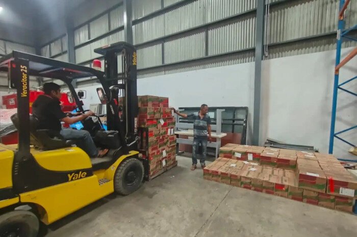 BNPB kerahkan bantuan 6,9 ton untuk menjangkau wilayah terisolasi banjir dan longsor di Sumatera Utara.