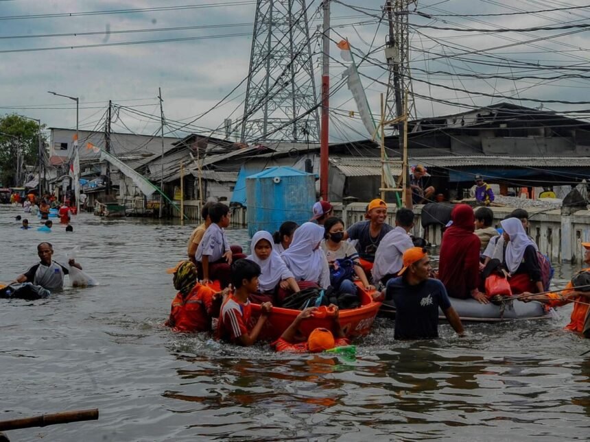 Warga Ancol Kewalahan, Banjir Rob 1 Meter Lumpuhkan Permukiman Pesisir