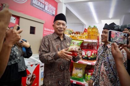 Menkop Apresiasi Kopkel Merah Putih Tukangkayu Mampu Kembangkan Produk Gula dan Kopi