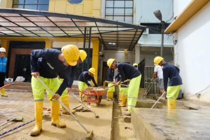 Direksi dan Relawan PLN Turun Langsung Pastikan Percepatan Pemulihan Fasilitas Umum di Aceh