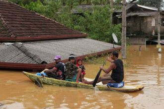 Kondisi banjir parah yang melanda Sri Lanka setelah Siklon Ditwah menyebabkan kerusakan masif dan korban jiwa terus bertambah.
